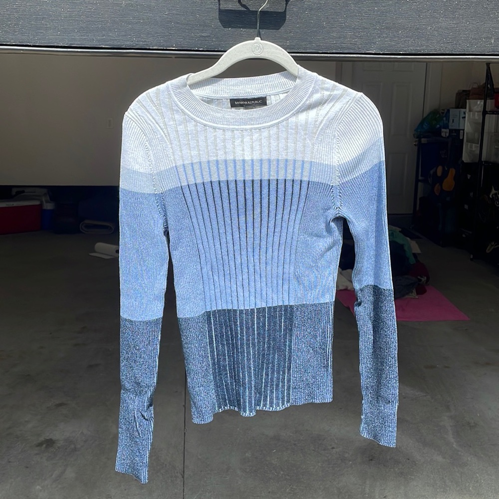 Banana Republic sweater size small